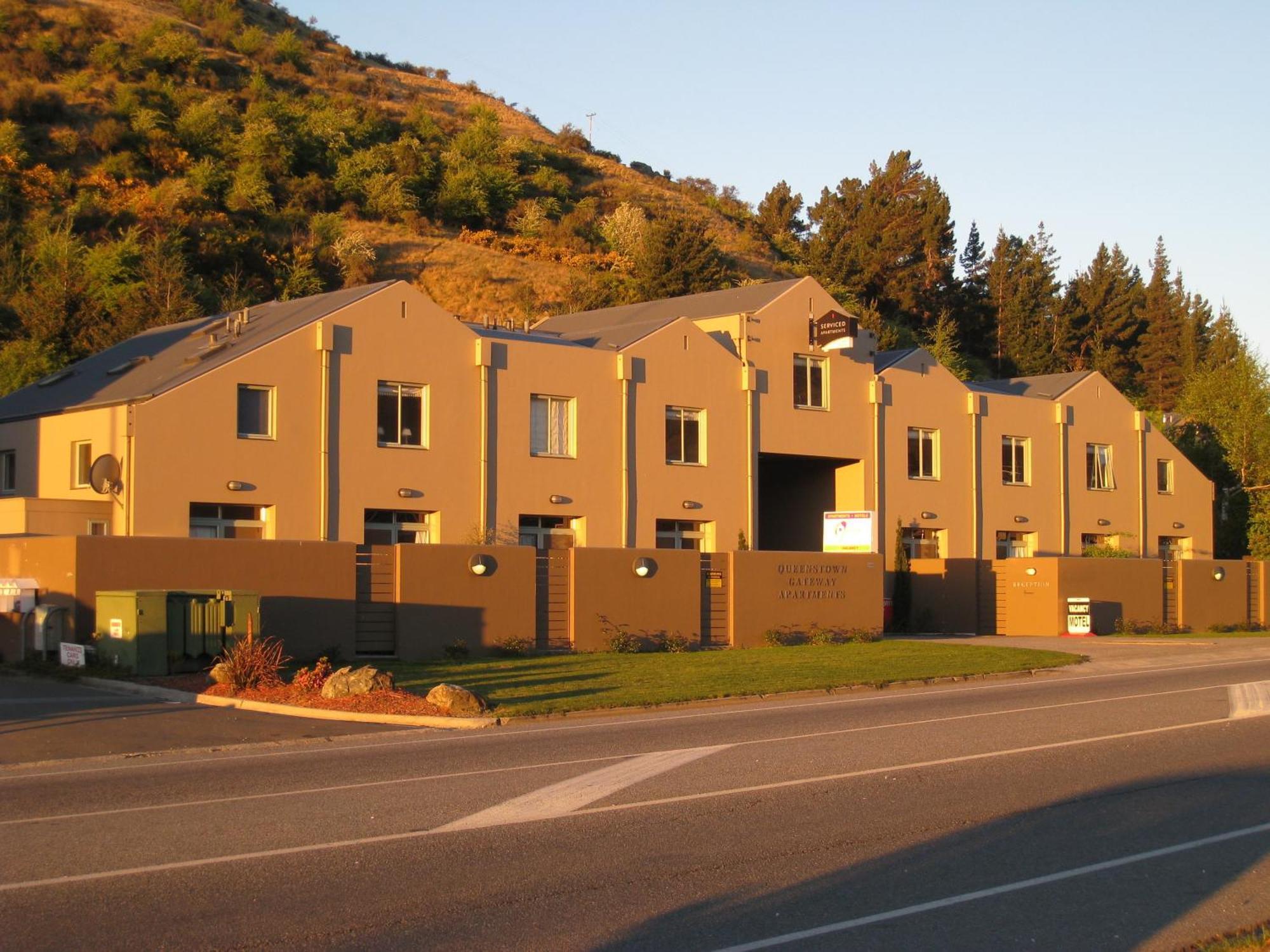 Queenstown Gateway Apartments Exterior photo