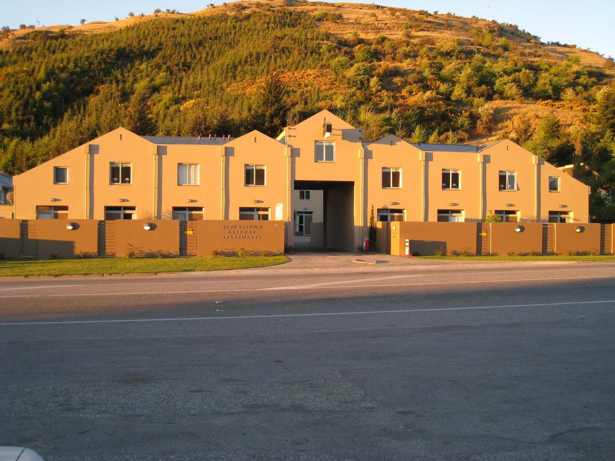 Queenstown Gateway Apartments Exterior photo